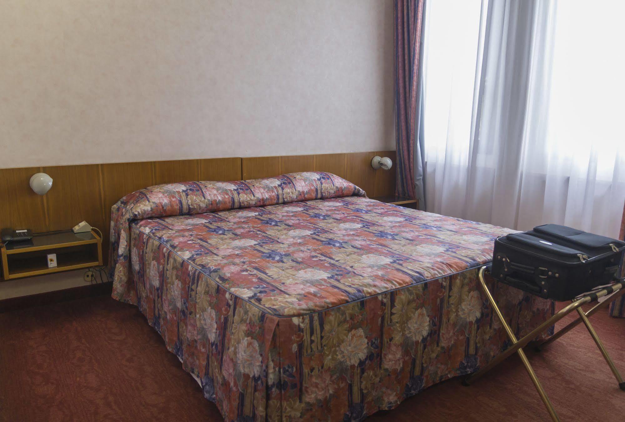 Hotel Pico Mirandola Extérieur photo