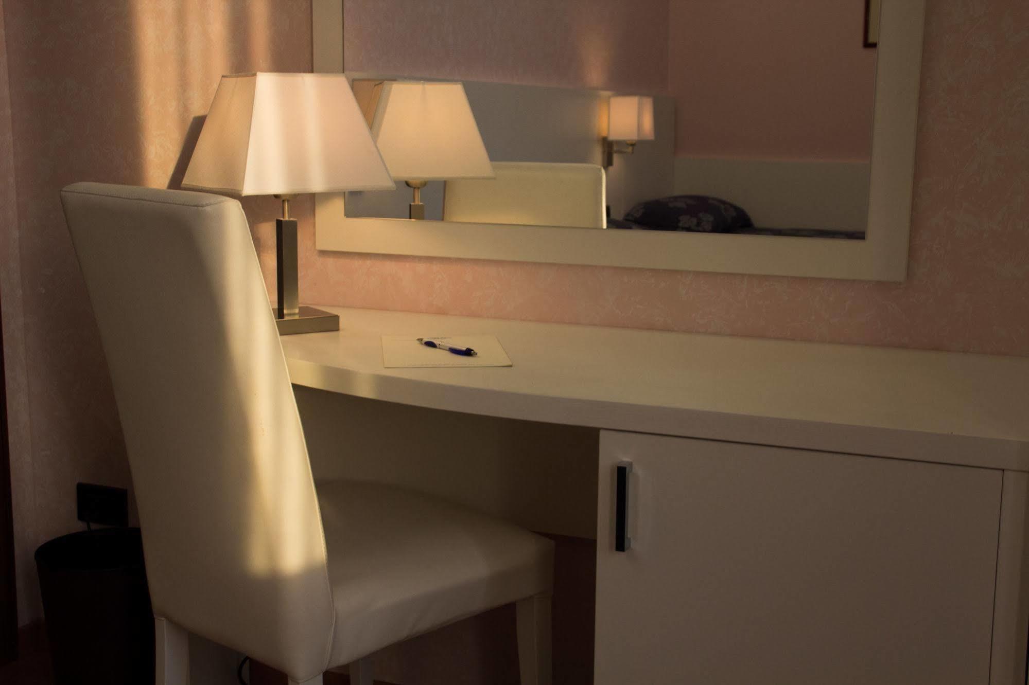 Hotel Pico Mirandola Extérieur photo